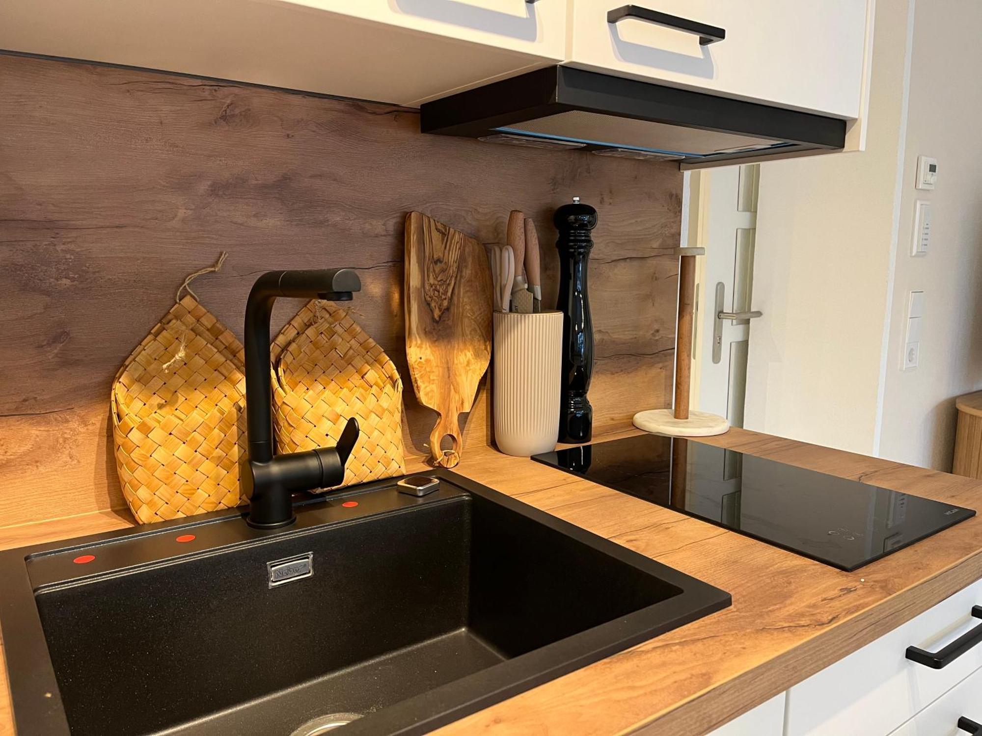 Stuttgart Lux Living - Stilvolles Wohnen Im Zentrum Номер фото